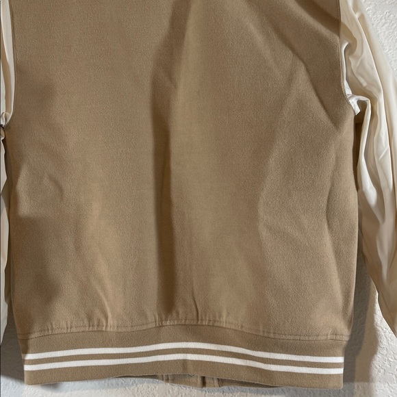 ABERCROMBIE KIDS Tan and White Jacket Front Pockets Size 15/16 - Picture 7 of 9